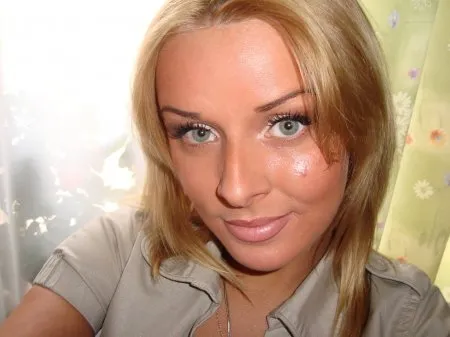 Зовсім трішки моєї оголеної дружини фото злив 18+