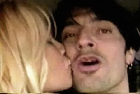 Скандальний відео злив Памела та Томмі Лі на яхті