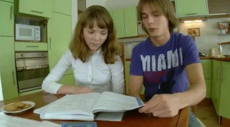 Інтимний урок англійської та спекотний секс на кухні