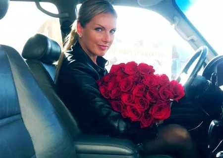 Интимные селфи зажиточной столичной содержанки попали в сеть