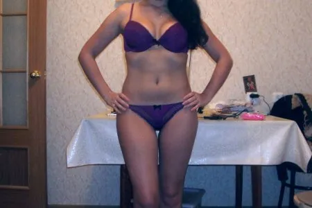 Интим фотки брюнетки Нины студентки КПИ