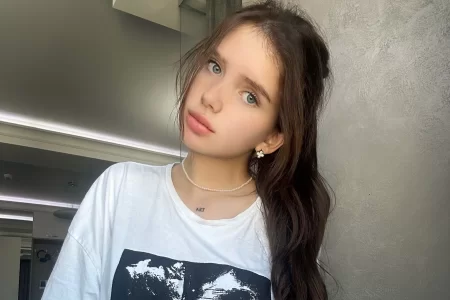 Зірка OnlyFans із милим личком та бездоганним тілом